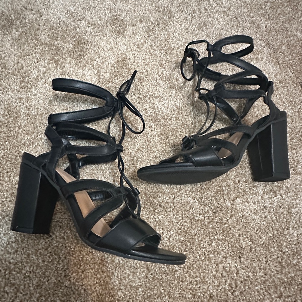 Tie-up Sandals